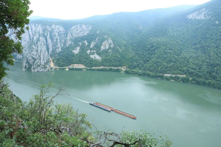 Petrece un sejur de neuitat de Constantin și Elena! Petrece un sejur de neuitat de Constantin și Elena!