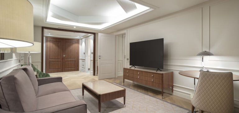 Ana Hotels finalizează prima etapă a procesului de renovare a Athénée Palace Hilton Ana Hotels finalizează prima etapă a procesului de renovare a Athénée Palace Hilton