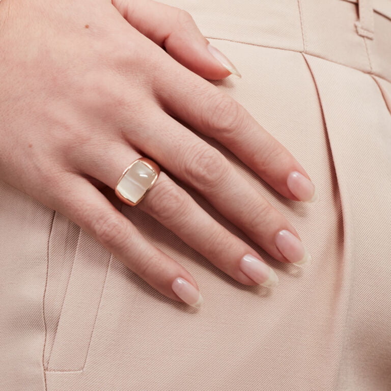 Noul OPI Diamond Gel pentru unghii cu aspect impecabil,  mai puternice și mai strălucitoare Noul OPI Diamond Gel pentru unghii cu aspect impecabil
