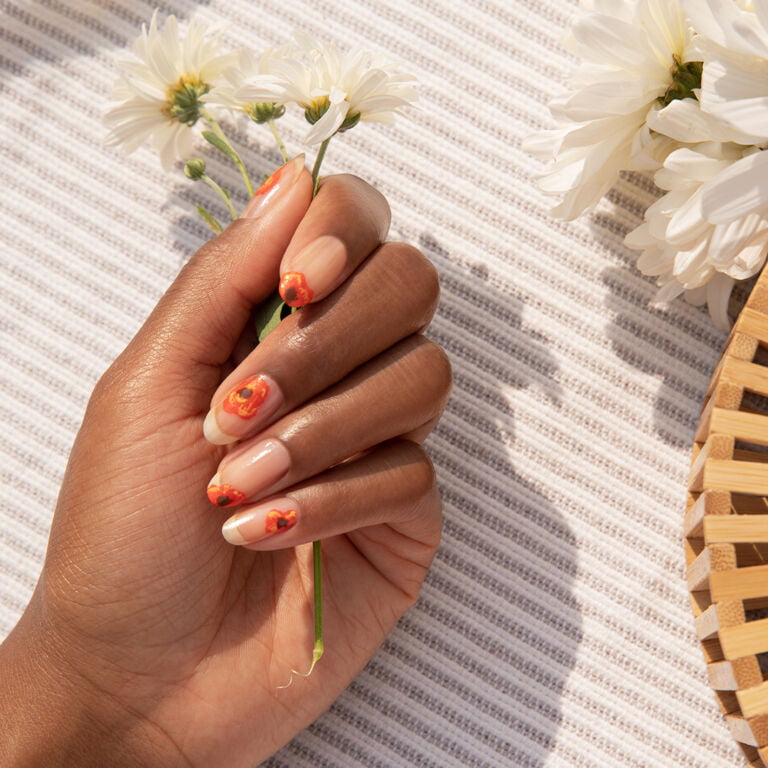 Nail art, acasă și la salon. Cum să ai o manichiură deosebită cu noua colecție OPI Malibu? Nail art, acasă și la salon. Cum să ai o manichiură deosebită cu noua colecție OPI Malibu?