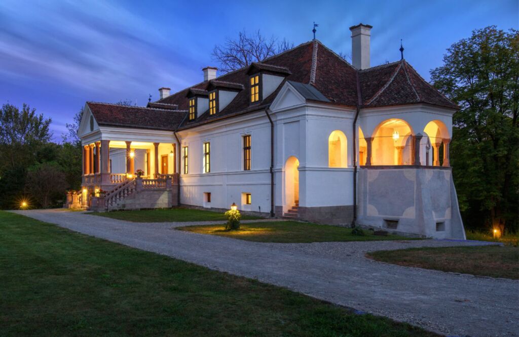 Covasna a fost desemnată cea mai bună destinație spa din România, la Gala Termalia Awards 2021 Covasna a fost desemnată cea mai bună destinație spa din România, la Gala Termalia Awards 2021