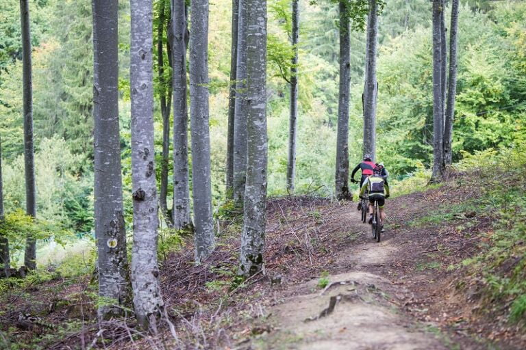 Invitație într-o escapadă pe bicicletă de 1 Mai Invitație într-o escapadă pe bicicletă de 1 Mai