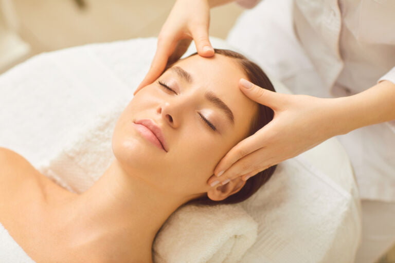 Terapiile naturale, un răsfăț pentru un ten fresh și luminos Terapiile naturale, un răsfăț pentru un ten fresh și luminos