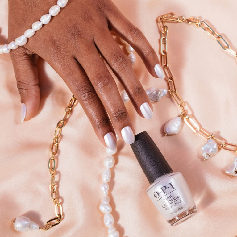 5 sfaturi pentru o manichiură perfectă în ziua nunții. Orice mireasă trebuie să țină cont de ele!