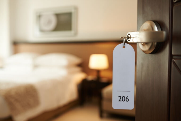 INTERCONTINENTAL HOTELS & RESORT REACTIONEAZA LA POTENTIALA INCHIDERE A HOTELULUI GRAND HOTEL CONTINENTAL INTERCONTINENTAL HOTELS & RESORT REACTIONEAZA LA POTENTIALA INCHIDERE A HOTELULUI GRAND HOTEL CONTINENTAL