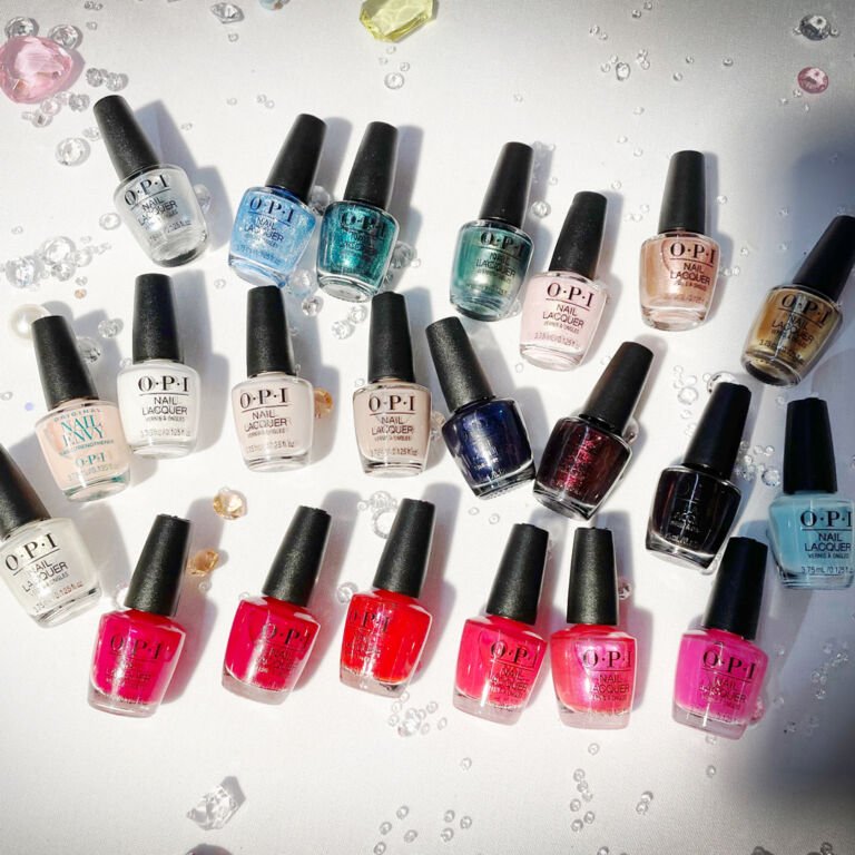Colindă, zurgălește și bucură-te de Sărbători cu noua colecție OPI Jewel Be Bold Colindă, zurgălește și bucură-te de Sărbători cu noua colecție OPI Jewel Be Bold