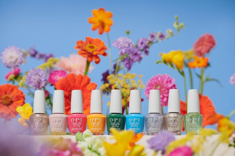 OPI prezintă opt nuanțe noi în colecția Nature Strong