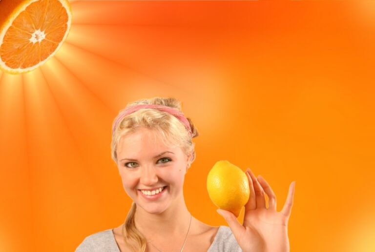 Vitamina C susține lupta împotriva petelor pigmentare Vitamina C susține lupta împotriva petelor pigmentare