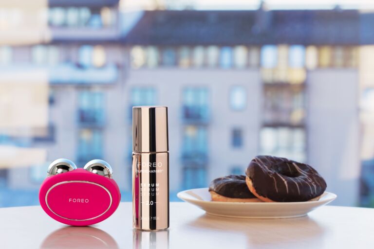 În luna martie, FOREO te invită să îți reinventezi rutina de frumusețe