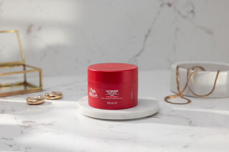 HOT NEWS! Wella Professionals completează gama ULTIMATE REPAIR cu cea mai inovatoare mască intens reparatoare