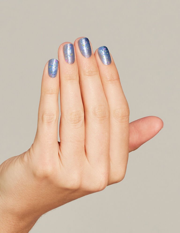 Stone nails: strălucire de senzație pentru unghiile gri Stone nails: strălucire de senzație pentru unghiile gri
