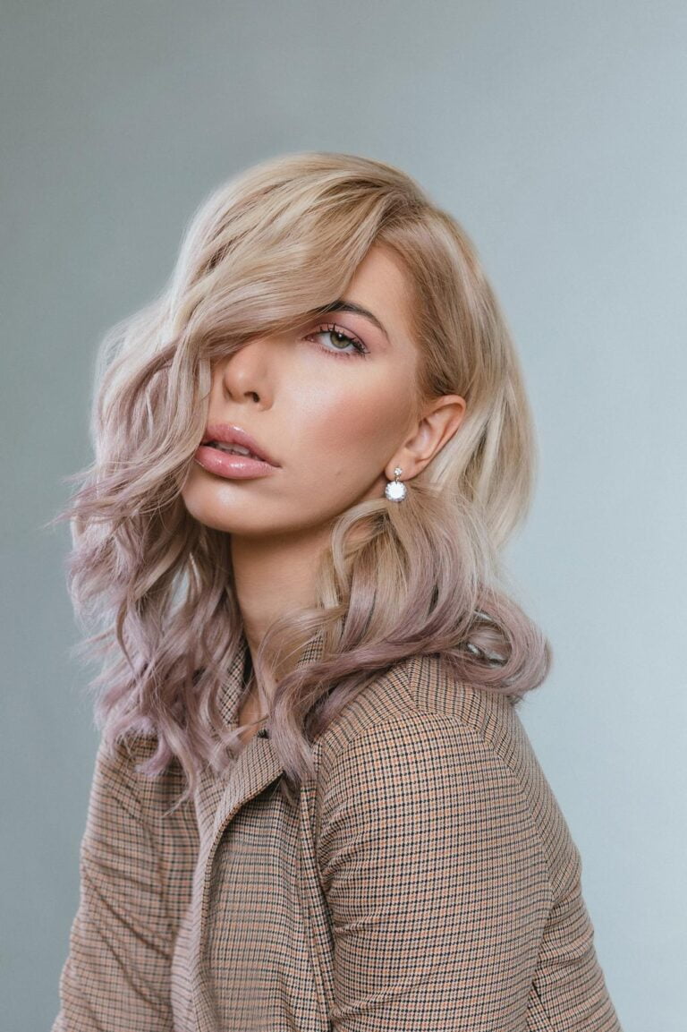 Cherry Blonde: culoarea părului din această toamnă care cucerește vedetele Cherry Blonde: culoarea părului din această toamnă care cucerește vedetele