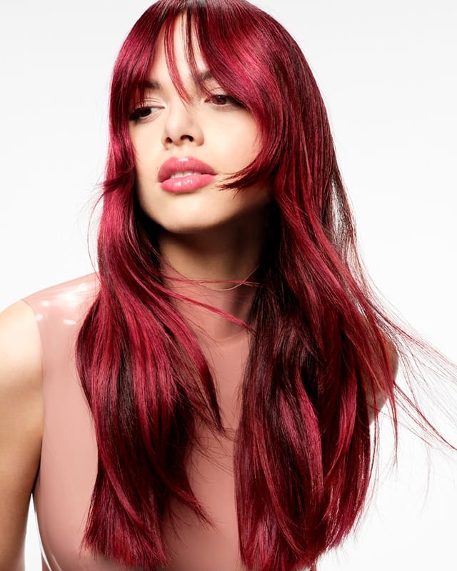 Photo finish hair. Cum obții un păr cu efect de oglindă? Photo finish hair. Cum obții un păr cu efect de oglindă?
