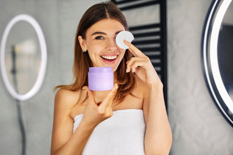 Un nou produs minune împotriva porilor de la FOREO - KIWI™ Pore Minimizing Toner Pads