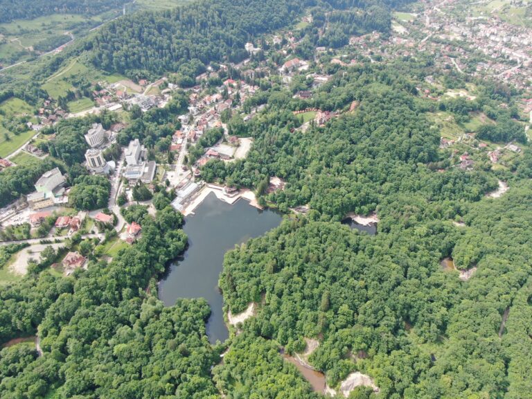Ce se întâmplă cu corpul tău după 20 de minute în Lacul Ursu? Medicii confirmă!