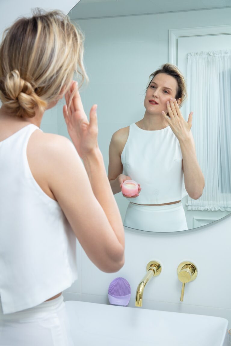 DE LA CLEOPATRA LA FOREO: MAGIA UNTULUI DE SHEA