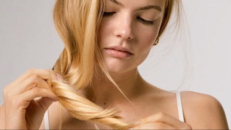Adio, vârfuri despicate! Ghidul complet pentru păr neted și sănătos