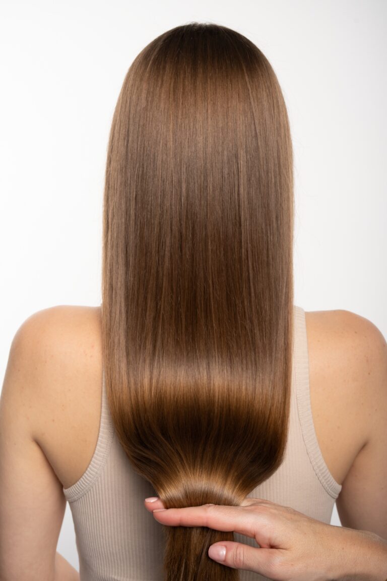 Wella Professionals lansează Ultimate Smooth Glass Liquid Layer – spray-ul care oferă părului efectul instant de “glass hair”