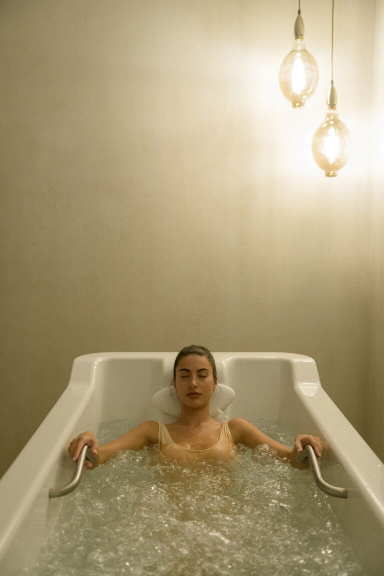 Jos ridurile, sus starea de bine! Descoperă puterea vindecătoare a nămolului de Sovata