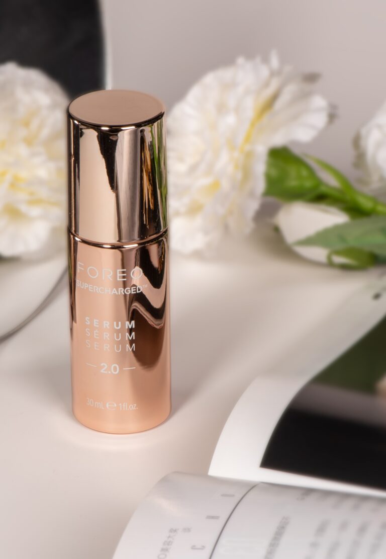 Facelift fără bisturiu: microcurentul care redefinește frumusețea în 2026