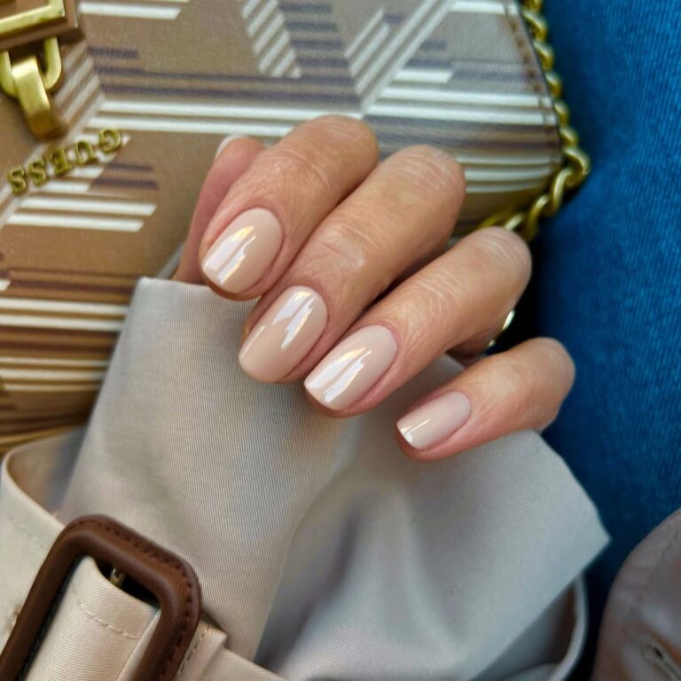 Laser Thread: trendul coreean care transformă lumina în artă pe unghii