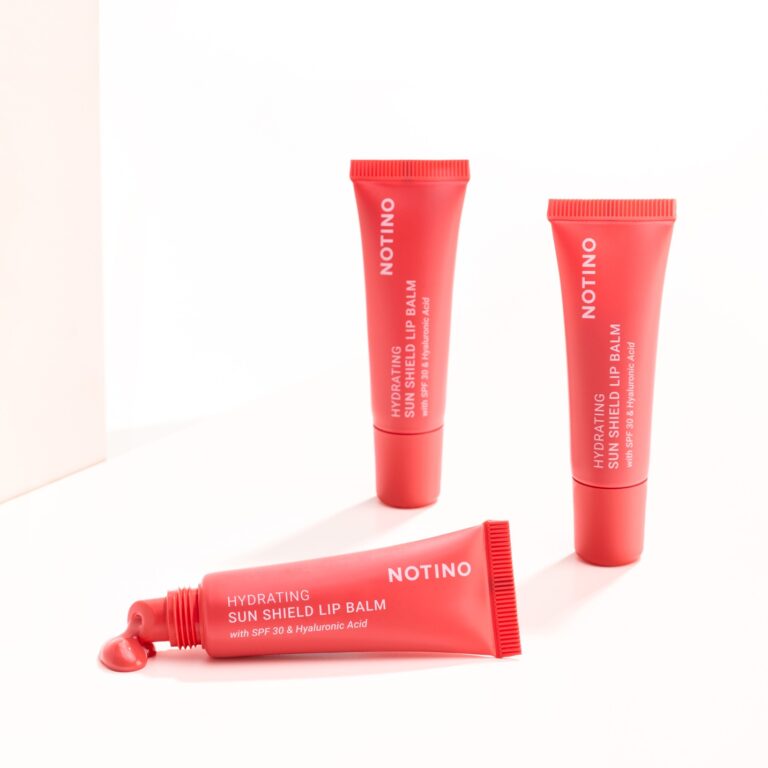 Glow-ul începe cu un zâmbet: buze juicy și cadouri care devin ritual