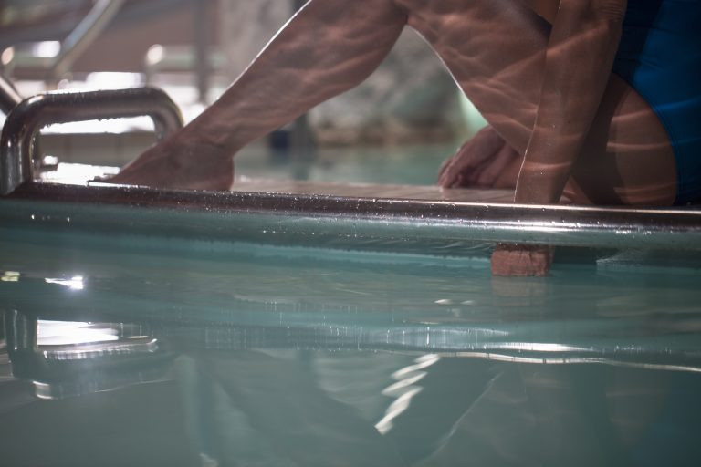 Băile în apă sărată, noul detox pentru corpul obosit de ritmul zilnic